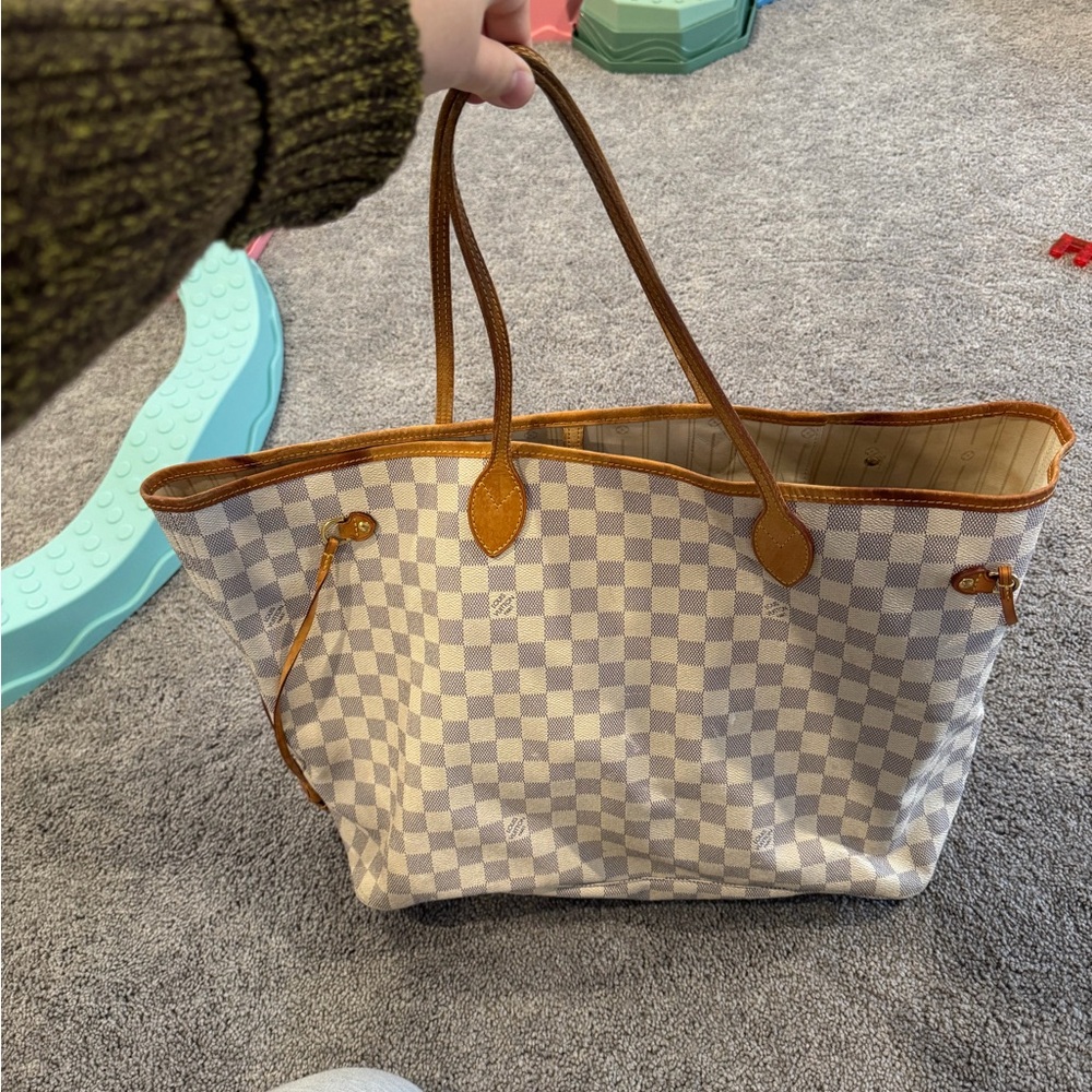 Louis Vuitton neverfull gym